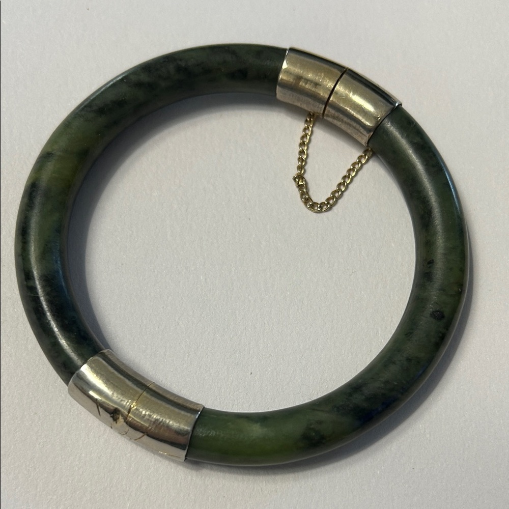 Jade (tested by presidium) Bangle Bracelet metal ?